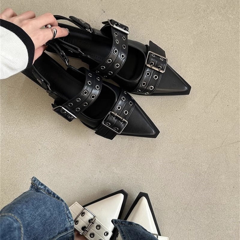 Damen Spitz zulaufende Slingback‑Flats mit doppelten Ösen‑Riemen und verstellbarer Schnalle Shop Nory