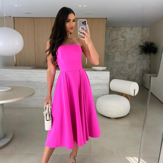 Damen A-linien Cocktailkleid mit trägerlosem Schnitt und schwingendem Rock