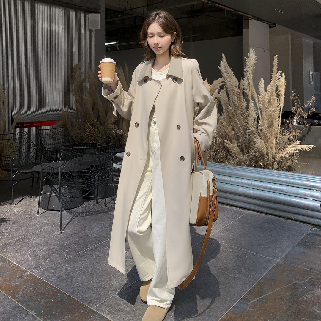 Damen Lang geschnittener minimalistischer Trenchcoat mit weichem Fall, überschnittenen Schultern und verstellbaren Ärmelriemen Shop Nory