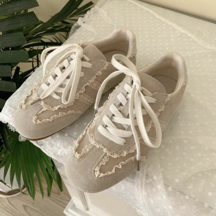 Damen Sneaker mit verspieltem Spitzen-Design und komfortabler Sohle