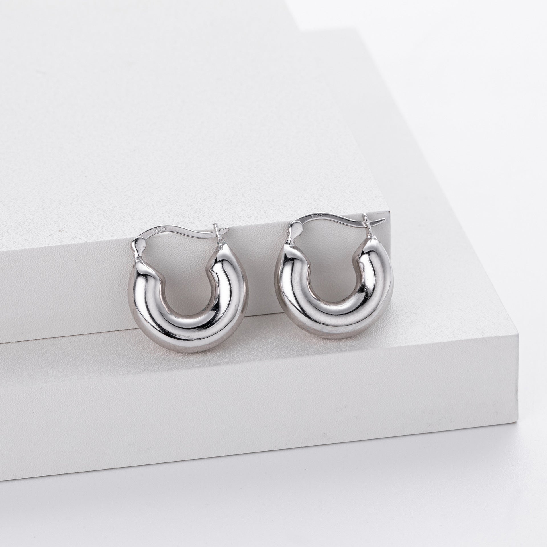 Damen Creolen aus hochwertigem 925 Sterling Silber mit elegantem Design Shop Nory