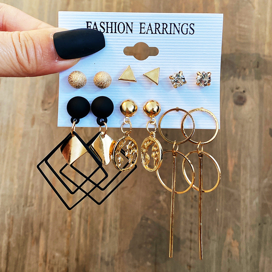 Damen Ohrringe Set mit variierenden Designs und funkelnden Akzenten Shop Nory