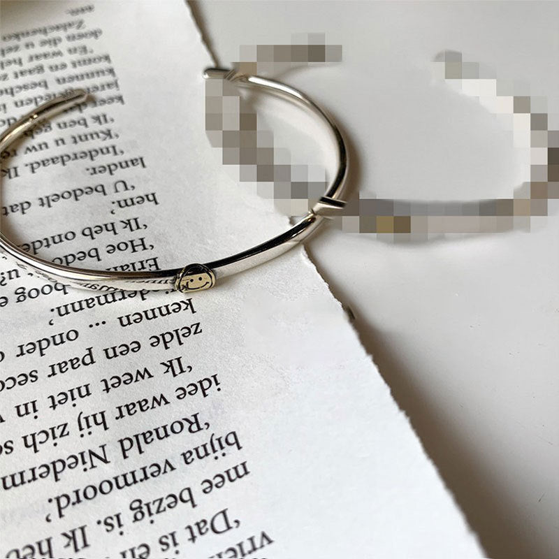 Damen Offenes Armband mit stilvollem Smiley-Design Shop Nory