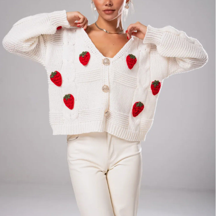 Damen Kurzgeschnittene Strickjacke mit V‑Ausschnitt und gehäkelten Erdbeerapplikationen Shop Nory
