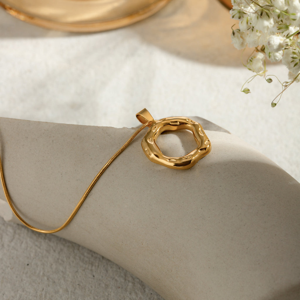 Damen Halskette mit stilvollem kreisförmigem Anhänger und verstellbarem Design Shop Nory