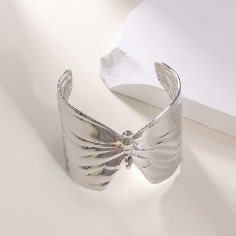 Damen Offener Armreif mit elegantem Wellendesign Shop Nory
