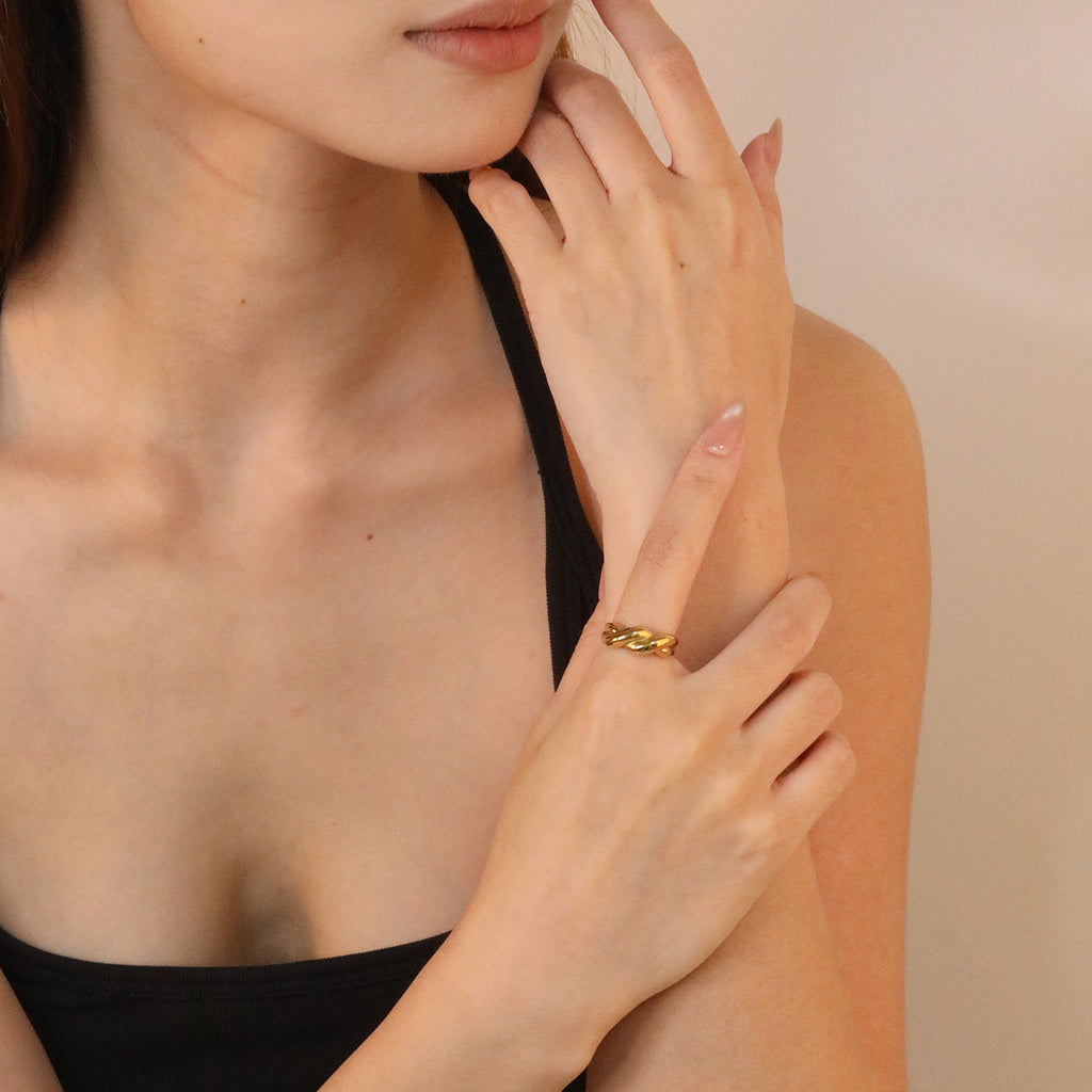 Damen Kunstvoll gestalteter Ring mit modernem Design Shop Nory