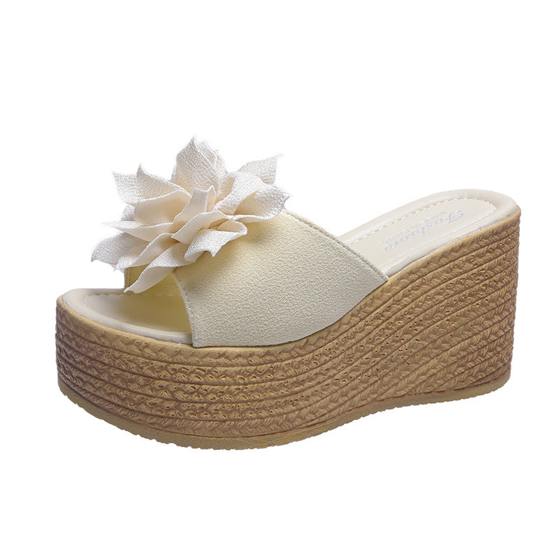 Damen Wedge-Sandalen mit floralen Applikationen und bequemem Fußbett Shopnory