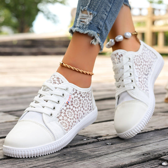 Damen Sneakers mit floraler Spitze und leichter Sohle