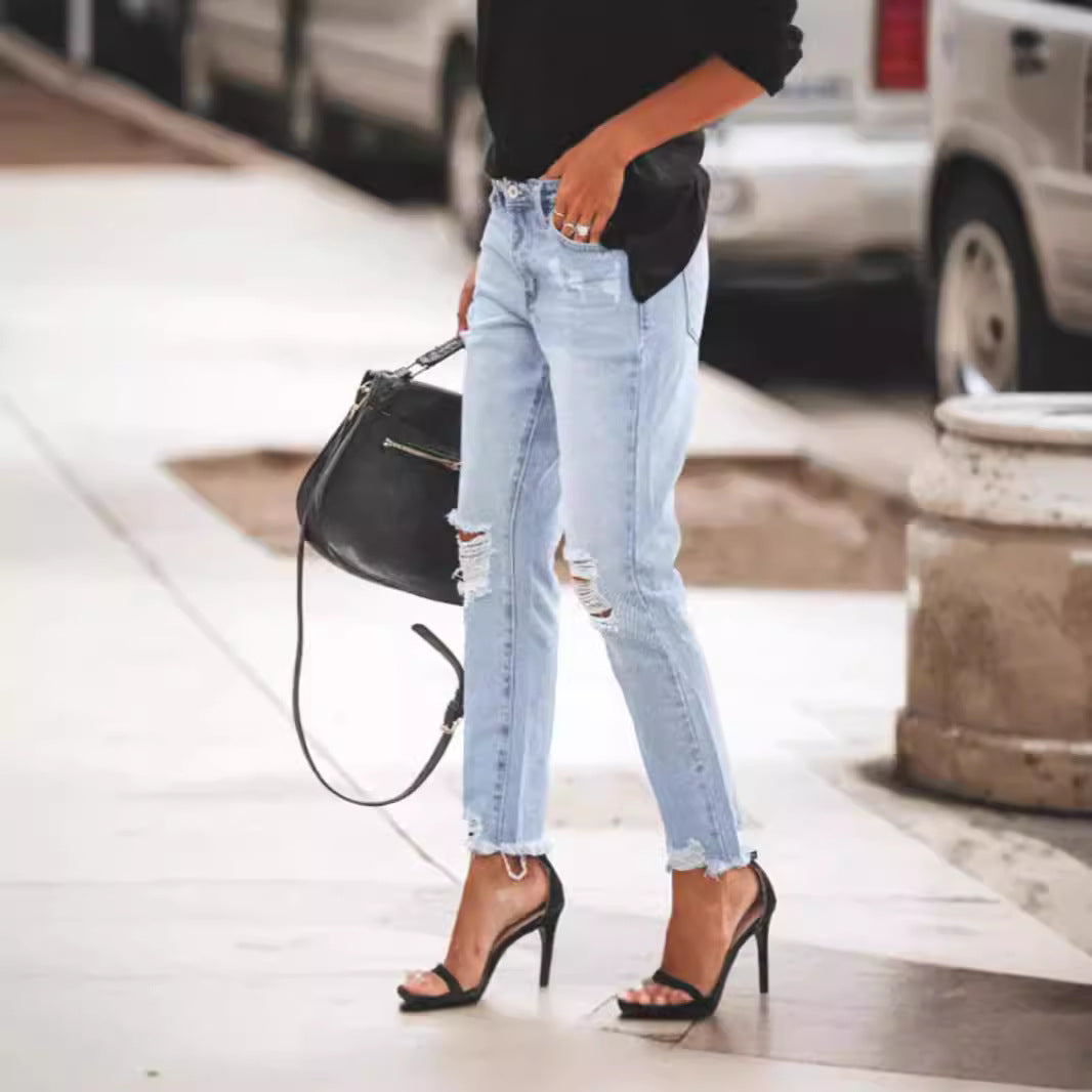 Damen Jeanshose mit modischen Destroyed-Details und bequemer Passform