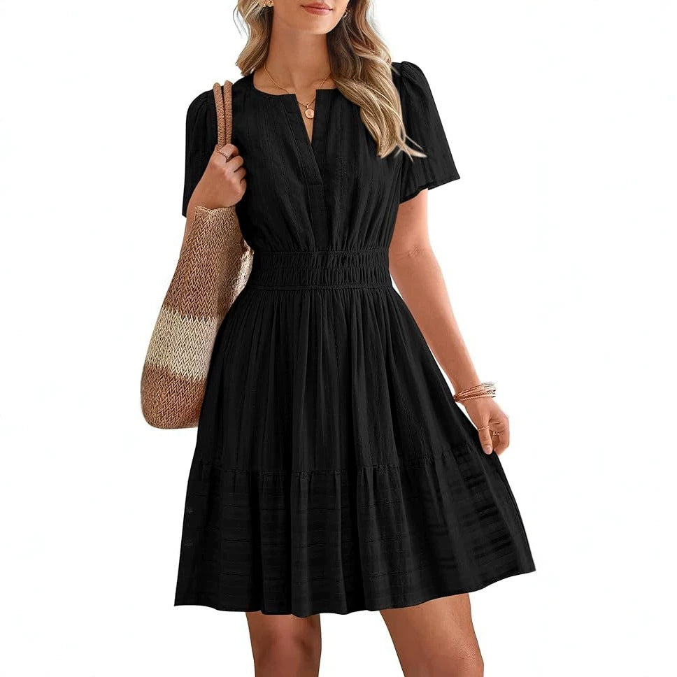 Damen Tailliertes Stufen-Midikleid mit Smokbund, V‑Ausschnitt und Eingrifftaschen Shop Nory