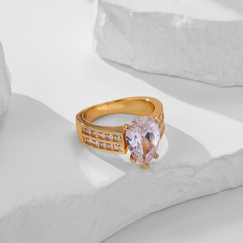 Damen eleganter Ring mit ovalem Kristall und funkelnden Zirkonia-Steinen Shop Nory