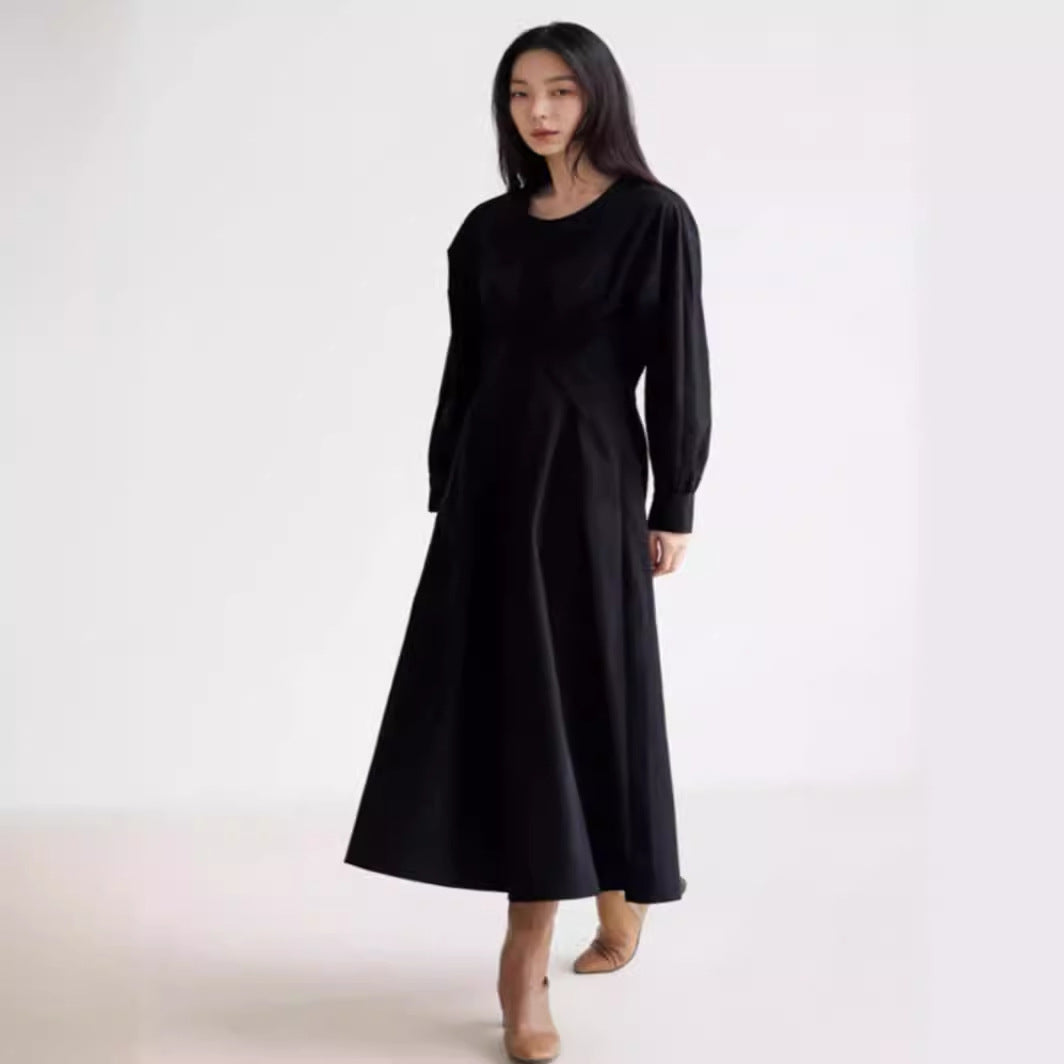 Damen Maxikleid mit Taillenabnähern, Rundhalsausschnitt und voluminösen Manschetten Shop Nory