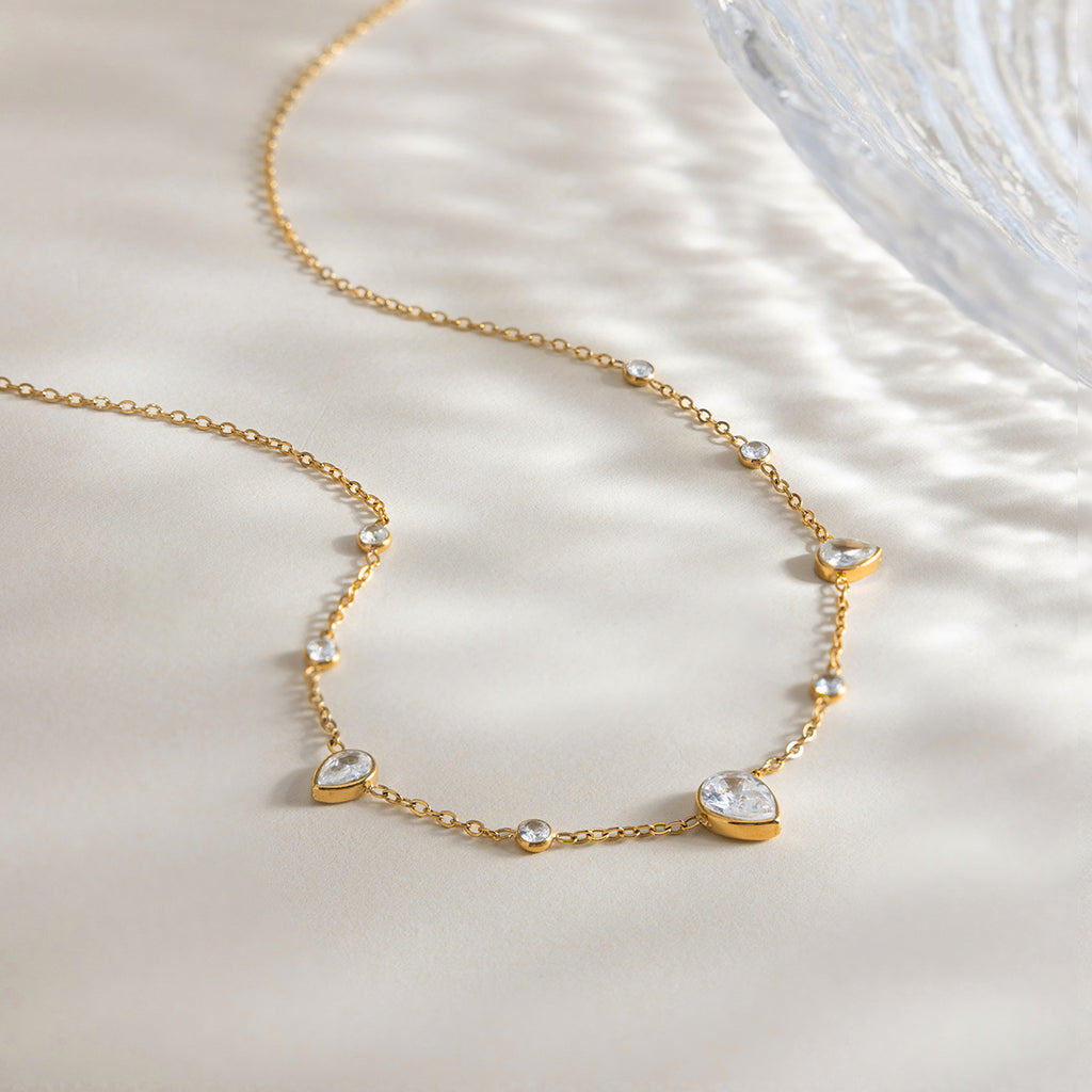 Damen Halskette mit elegantem zauberhaften Kristall-Design und wasserfester Edelstahlverarbeitung Shop Nory
