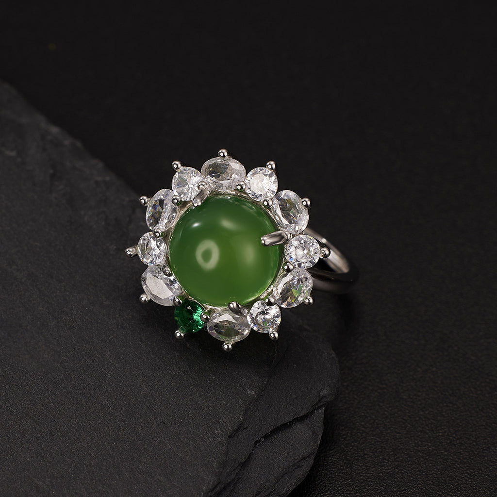 Damen eleganter Ring mit grünem Jade-Edelstein und funkelnden Zirkoniasteinen Shop Nory
