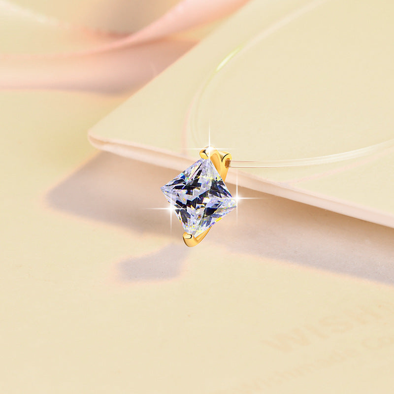 Damen Halskette mit diamantförmigem Kristallanhänger und goldfarbener Halterung Shop Nory