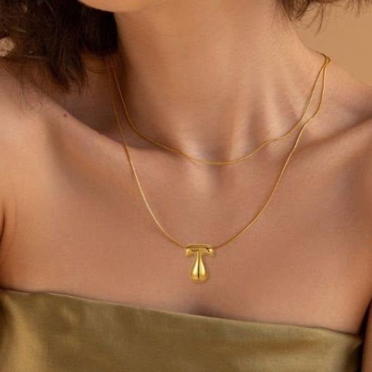 Damen Halskette mit skulpturalem Anhänger und feinem Gliederdesign Shop Nory