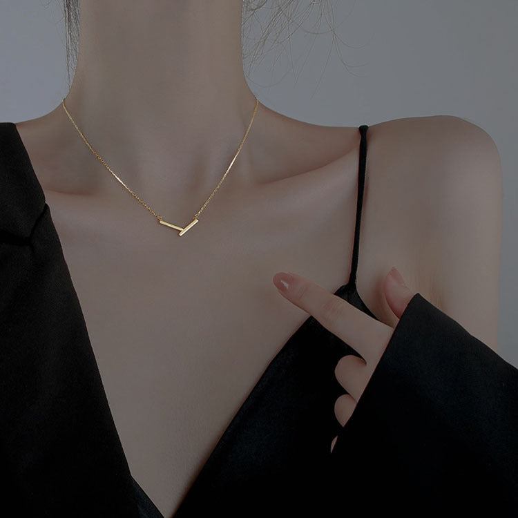 Damen Minimalistische V-förmige Halskette aus hochwertigem Material Shop Nory