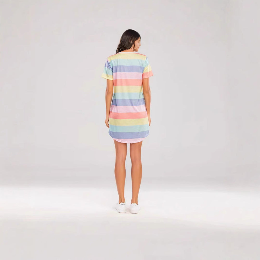 Damen Kurzarm Kleid mit auffälligem Streifenmuster und bequemem Schnitt
