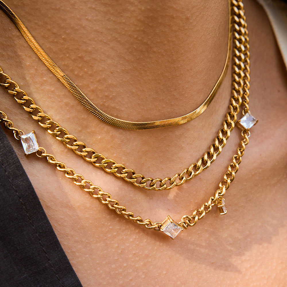 Damen Halskette mit funkelnden Zirkonia und robustem Edelstahl-Design Shop Nory