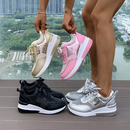Damen stylische Keil-Sneaker mit metallischer Optik großflächigen Ziersteinen und gepolstertem Komfortfußbett Shop Nory