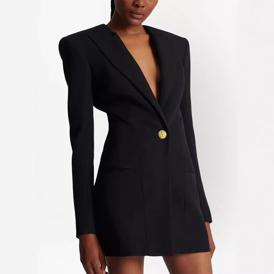 Damen kurzes Blazerkleid im minimalistischen Tailoring mit betonter Schulter und Ein-Knopf‑Verschluss Shop Nory