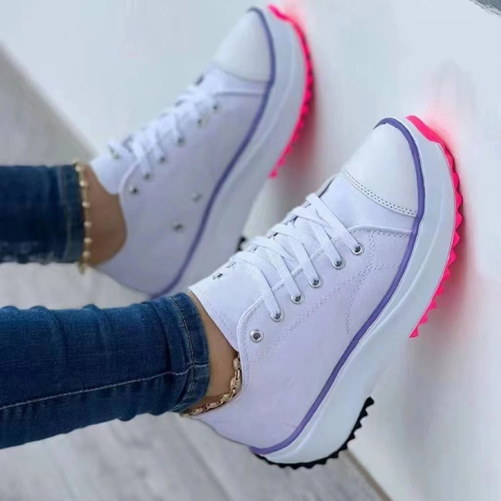 Damen Canvas-Plateau-Sneaker mit robuster Profilsohle, Zehenkappe und Schnürung Shop Nory