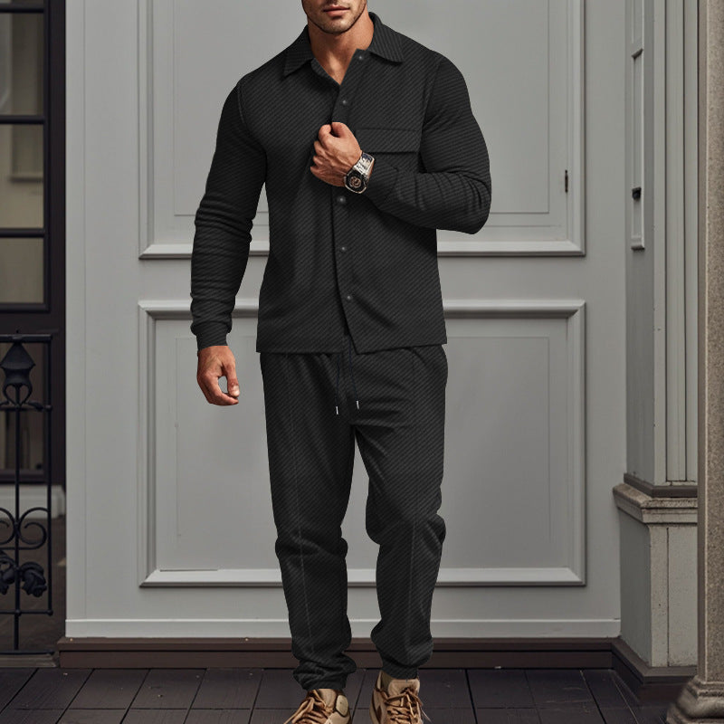 Herren lässige Schlafanzug-Kombination mit eleganten Knopfdetails
