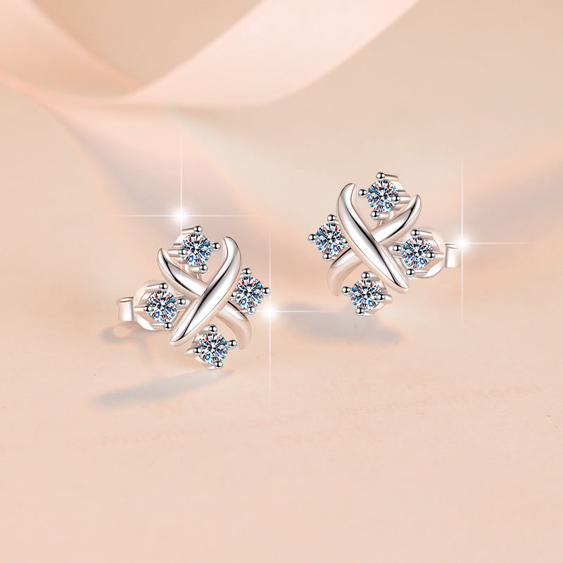 Damen Ohrringe mit verspieltem Design und glitzernden Zirkonia Shop Nory