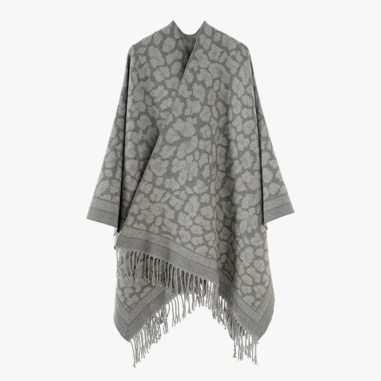 Damen Grobgewebter Überwurf im Denim‑Look mit tonigem Animal‑Jacquard und Fransensaum Shop Nory
