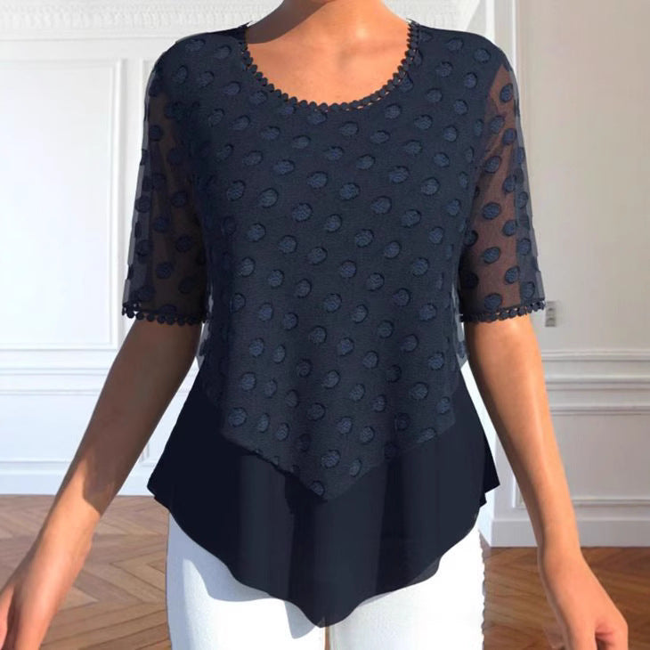 Damen nan Tüllbluse mit bestickten Punkten, halbtransparenten Ärmeln und asymmetrischem Stufensaum
