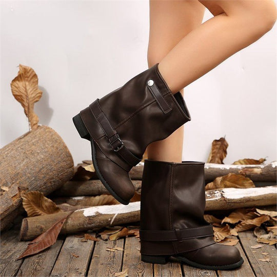 Damen Slouchy Bikerstiefel aus Lederoptik mit verstellbarem Schnallenriemen und mittlerem Blockabsatz Shop Nory