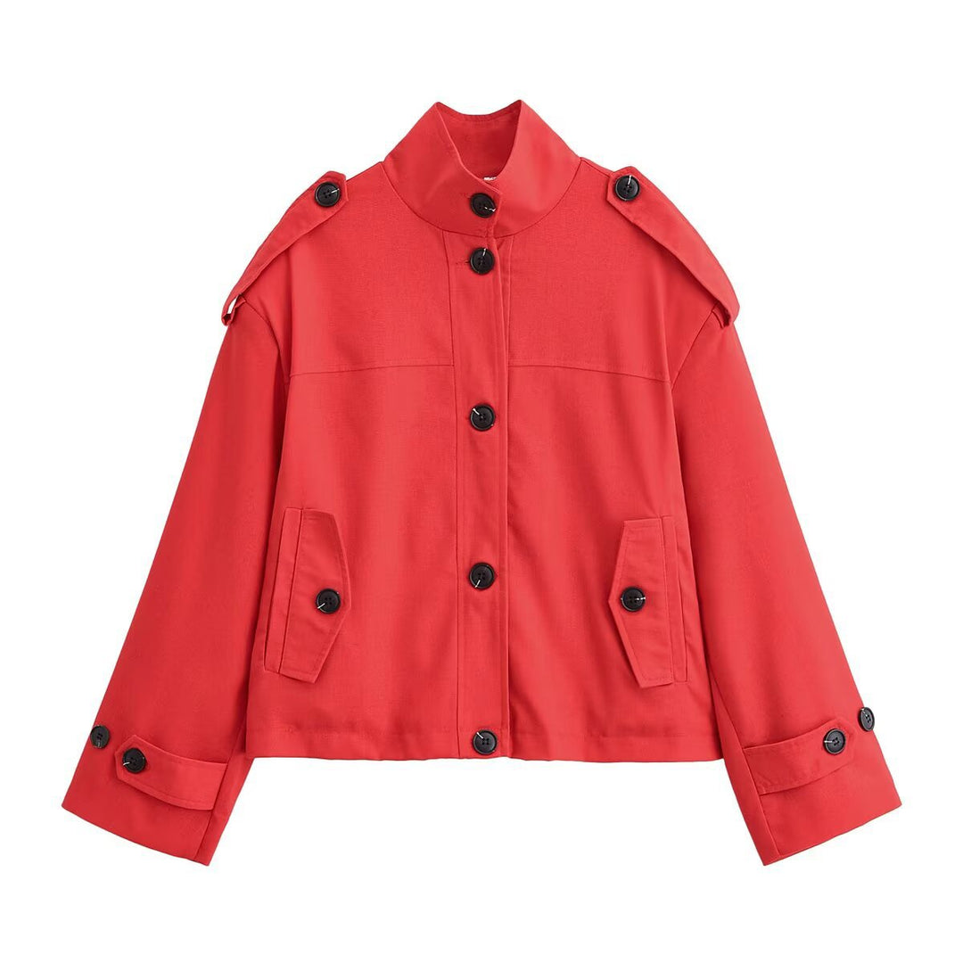Damen Kurzjacke im Boxy‑Workerstil mit Stehkragen, Schulterriegeln und aufgesetzten Pattentaschen Shop Nory