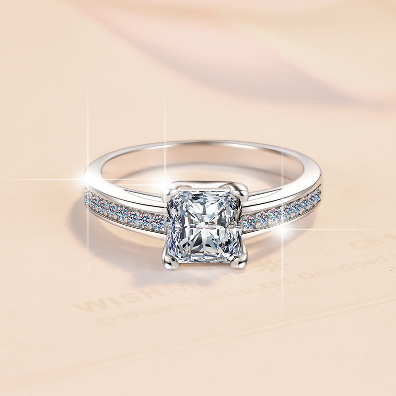 Damen Verlobungsring mit quadratischem Zirkonia und filigraner Fassung Shop Nory