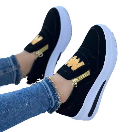 Damen Plateausneaker mit seitlichem Reißverschluss, Keilsohle und Metallic-Logo Shop Nory