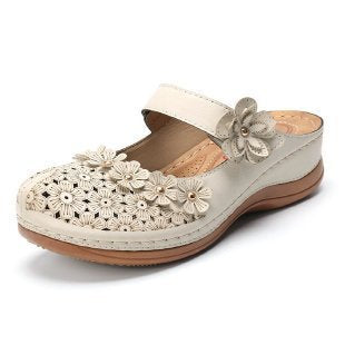 Damen Clogs mit blumigen Applikationen und verstellbarem Riemen