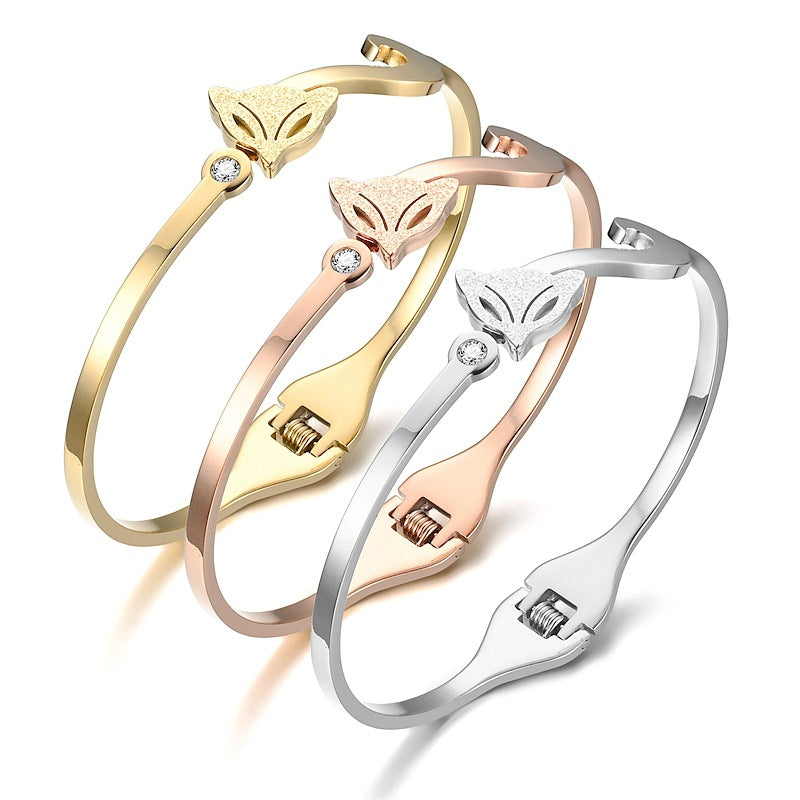 Damen Armband mit stilvollem Fuchsdesign und funkelndem Zirkonia Shop Nory