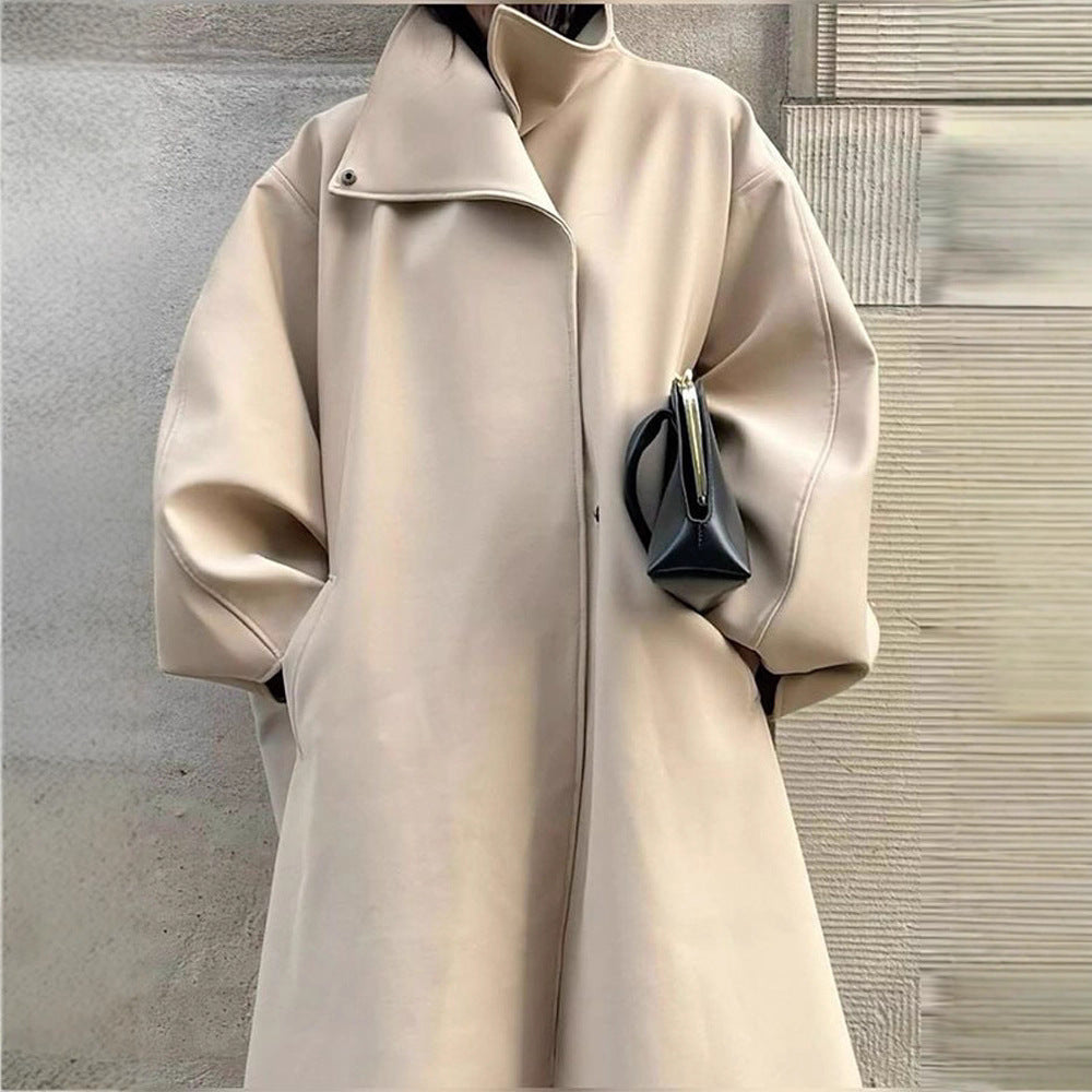 Damen Mantel im minimalistischen Midi‑Schnitt mit Stehkragen und verdeckter Knopfleiste Shop Nory
