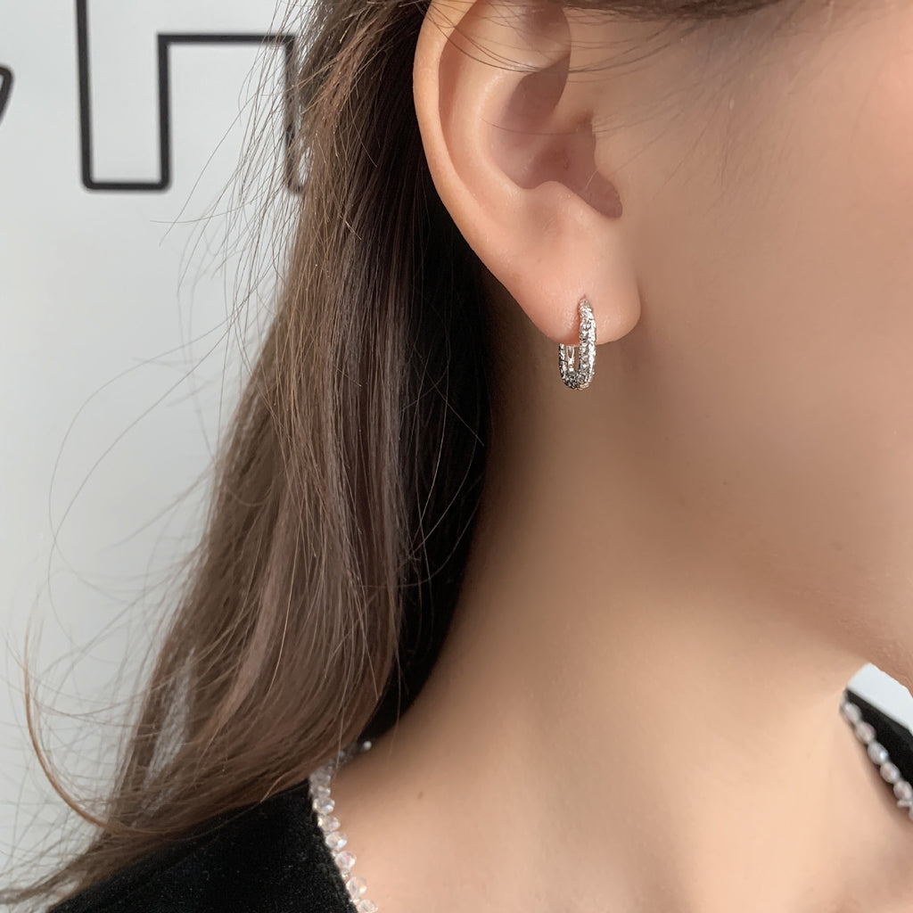 Damen Ohrstecker mit modernem, funkelndem Design Shop Nory