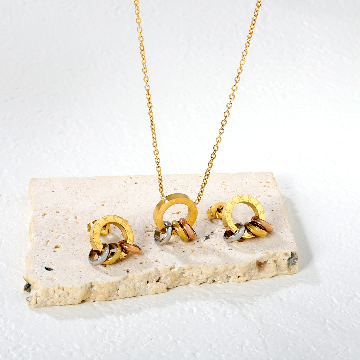 Damen Schmuckset mit luxuriösem Anhänger und stilvollen Ohrringen Shop Nory