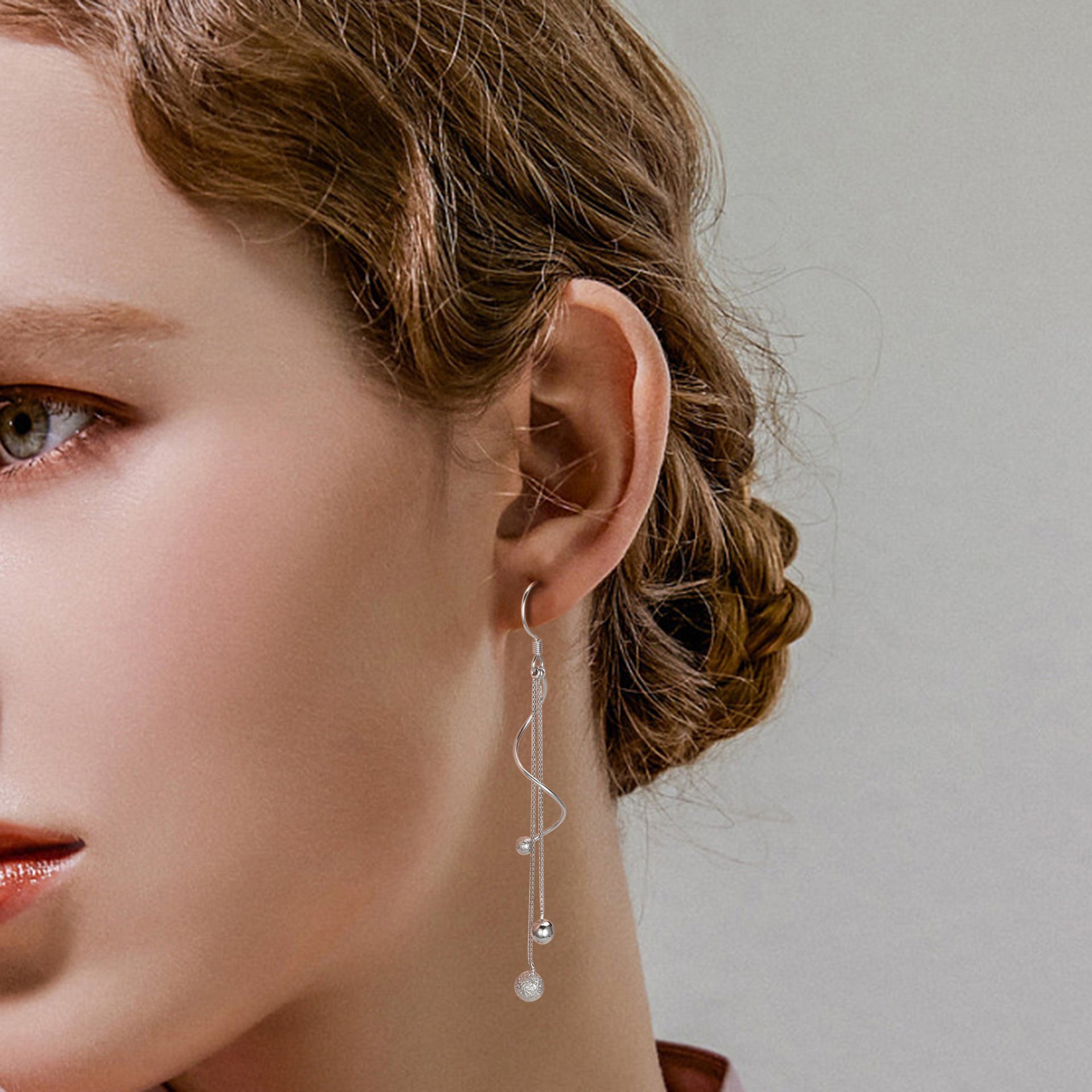 Damen Ohrringe mit elegantem Ketten- und Kugeldesign Shop Nory