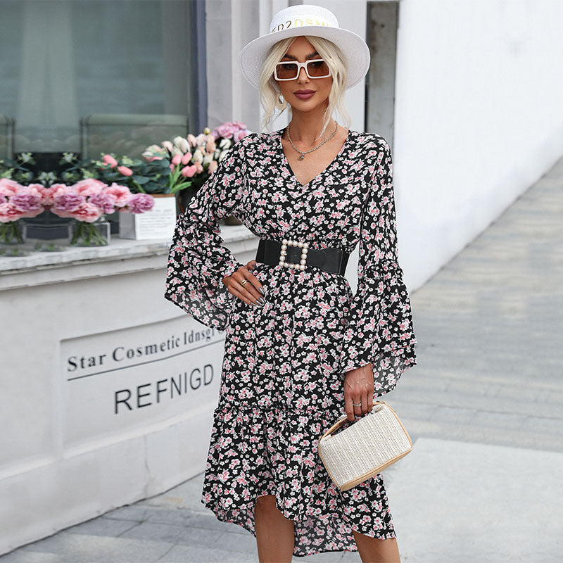 Damen Midikleid im Chiffon‑Look mit floralem Print, V‑Ausschnitt, Glockenärmeln und Stufenvolant Shop Nory