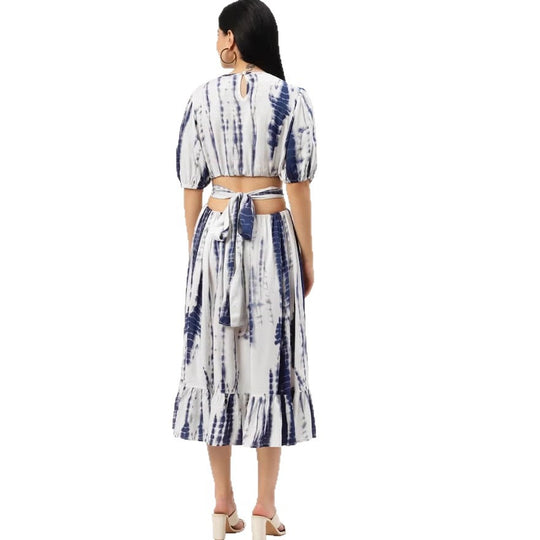 Damen Midikleid mit Batikprint, tailliertem Schnitt, seitlichem Cut-Out und Volant-Saum Shop Nory