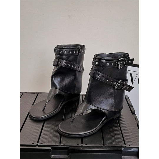Damen Knöchelhohe Zehensteg-Sandaletten im Biker-Look mit Doppelgürtel und Ösenbesatz Shop Nory