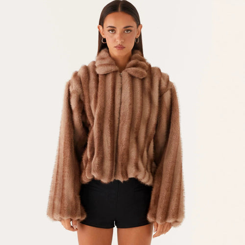 Damen Kurzjacke aus luxuriösem Hochflor-Kunstpelz mit Reißverschluss und voluminösen Ärmeln Shop Nory
