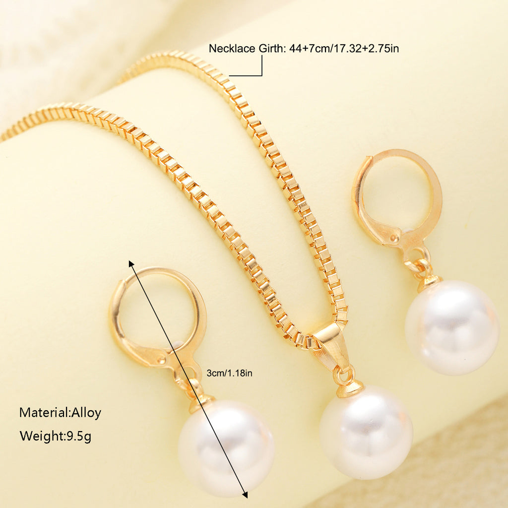 Damen Halskette mit eleganten Perlen und feinen Details Shop Nory