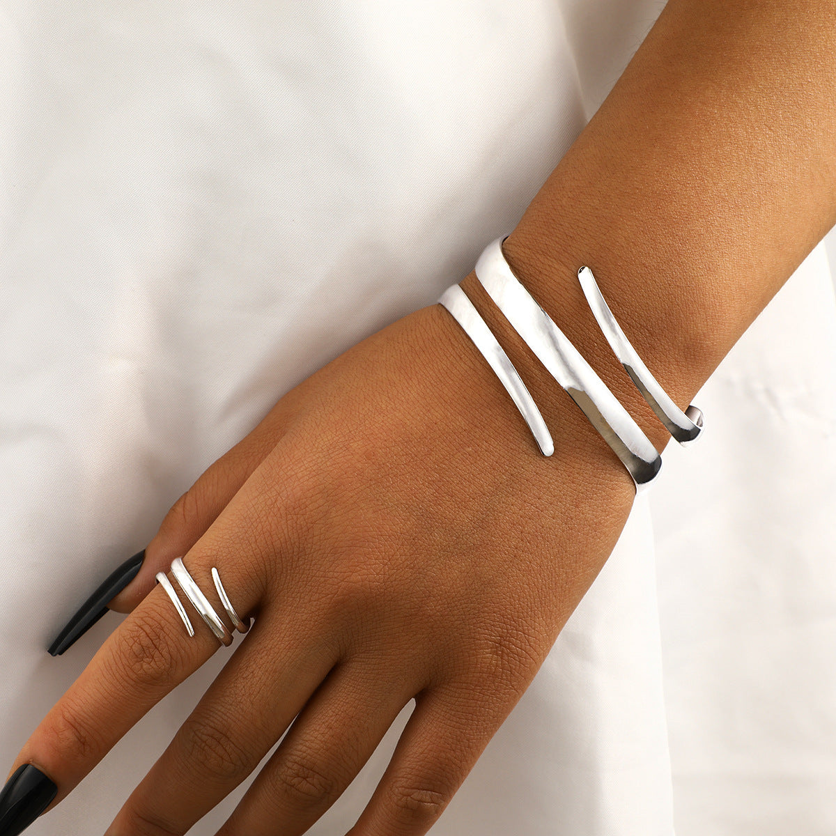 Damen modernes Armreifen-Set aus hochwertigem Metall Shop Nory