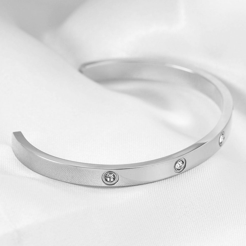 Damen Armreif mit elegantem, minimalistischem Design und funkelnden Zirkonia Shop Nory