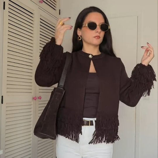 Damen Strickjacke mit Lagenfransen, Perlmuttverschluss und kastiger Silhouette Shop Nory