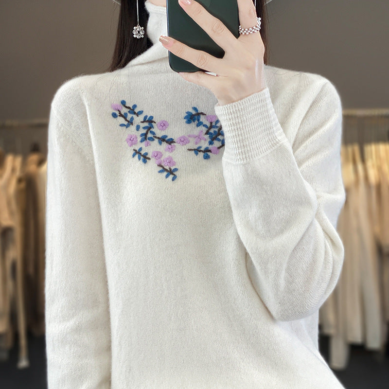 Damen Kaschmir‑Optik Rollkragenpullover mit zarter Blumenstickerei am Brustbereich Shop Nory